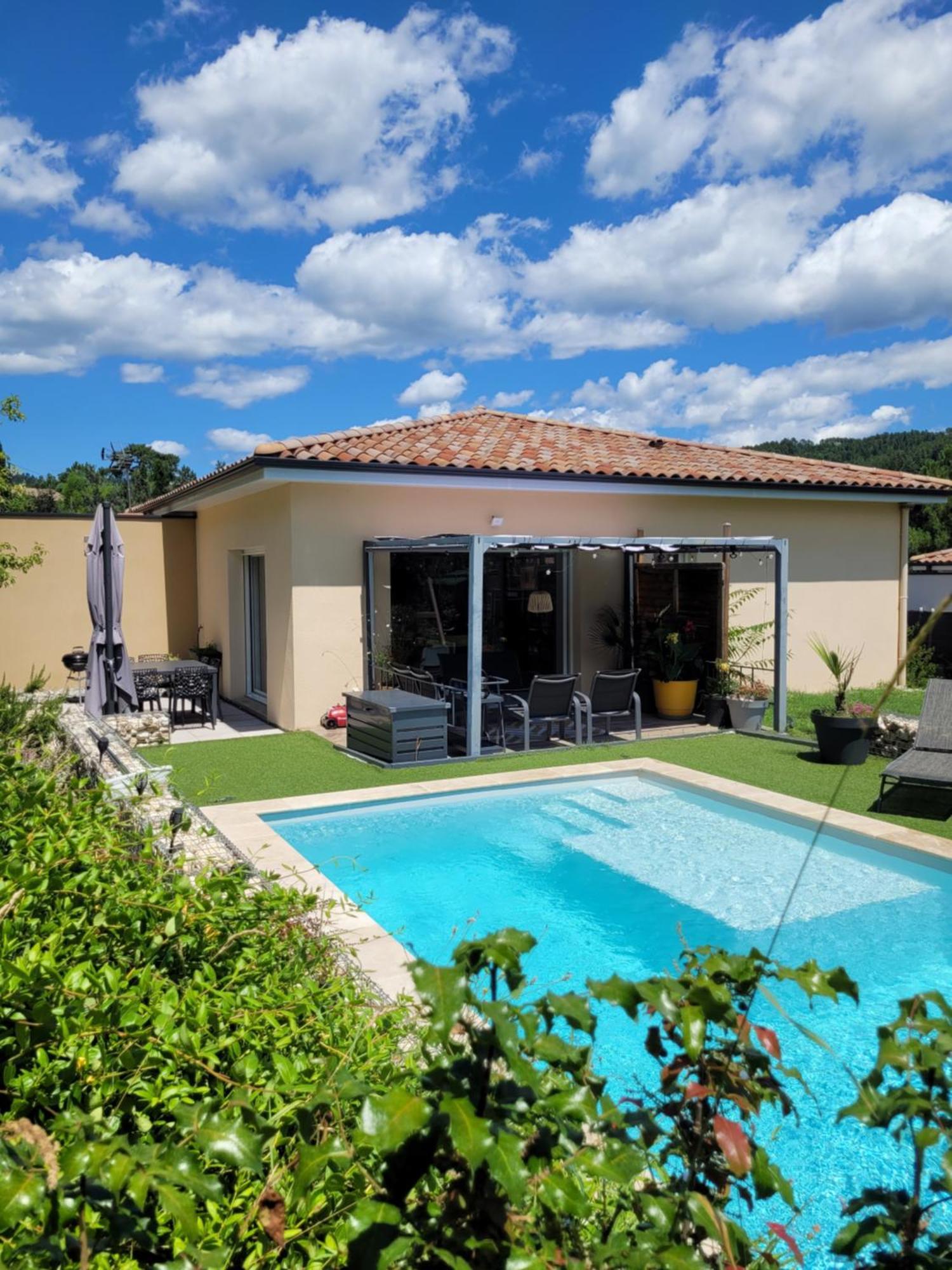 La Villa Des Papillons De Dugradus Aubenas Exterior photo
