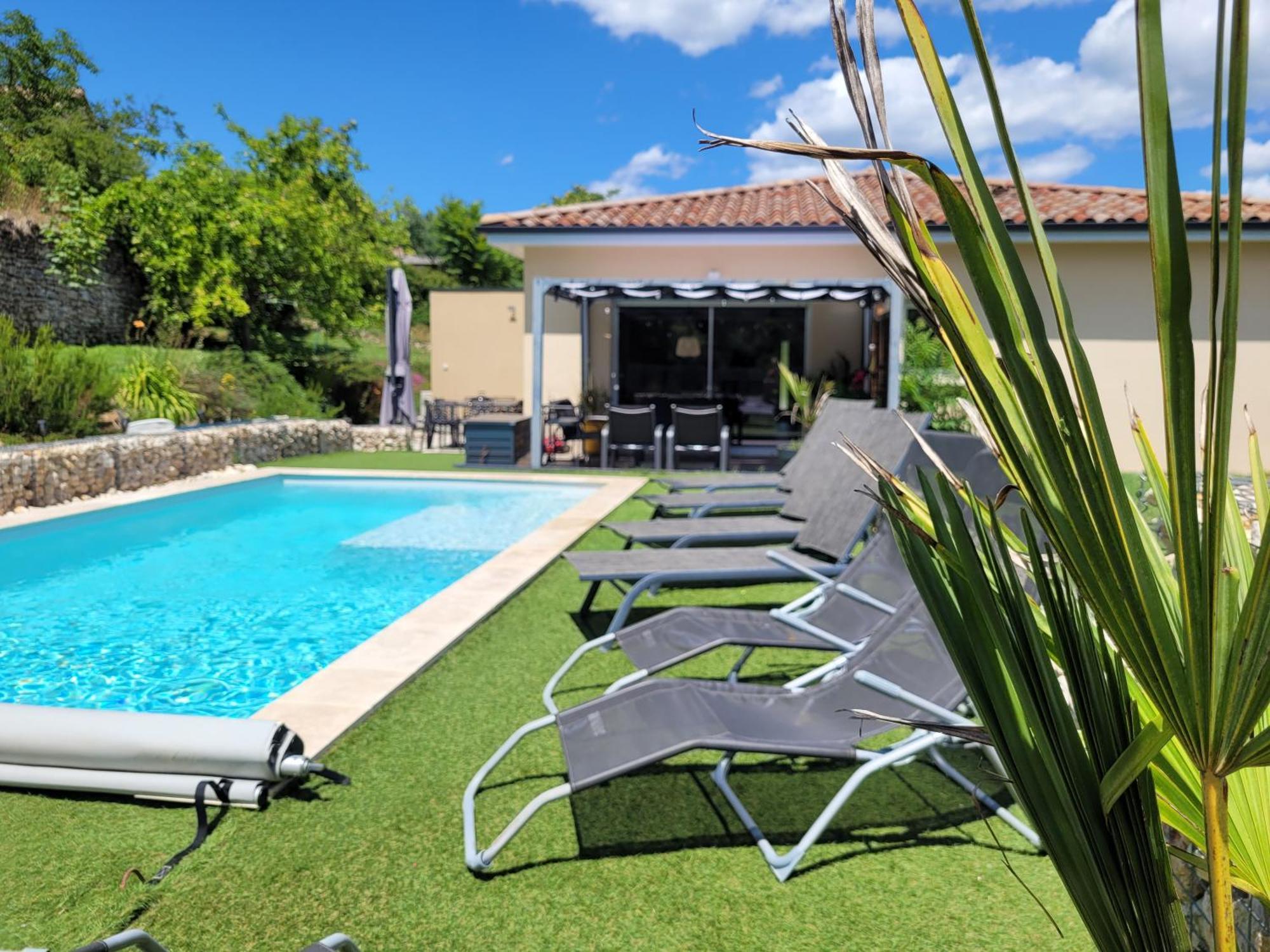 La Villa Des Papillons De Dugradus Aubenas Exterior photo